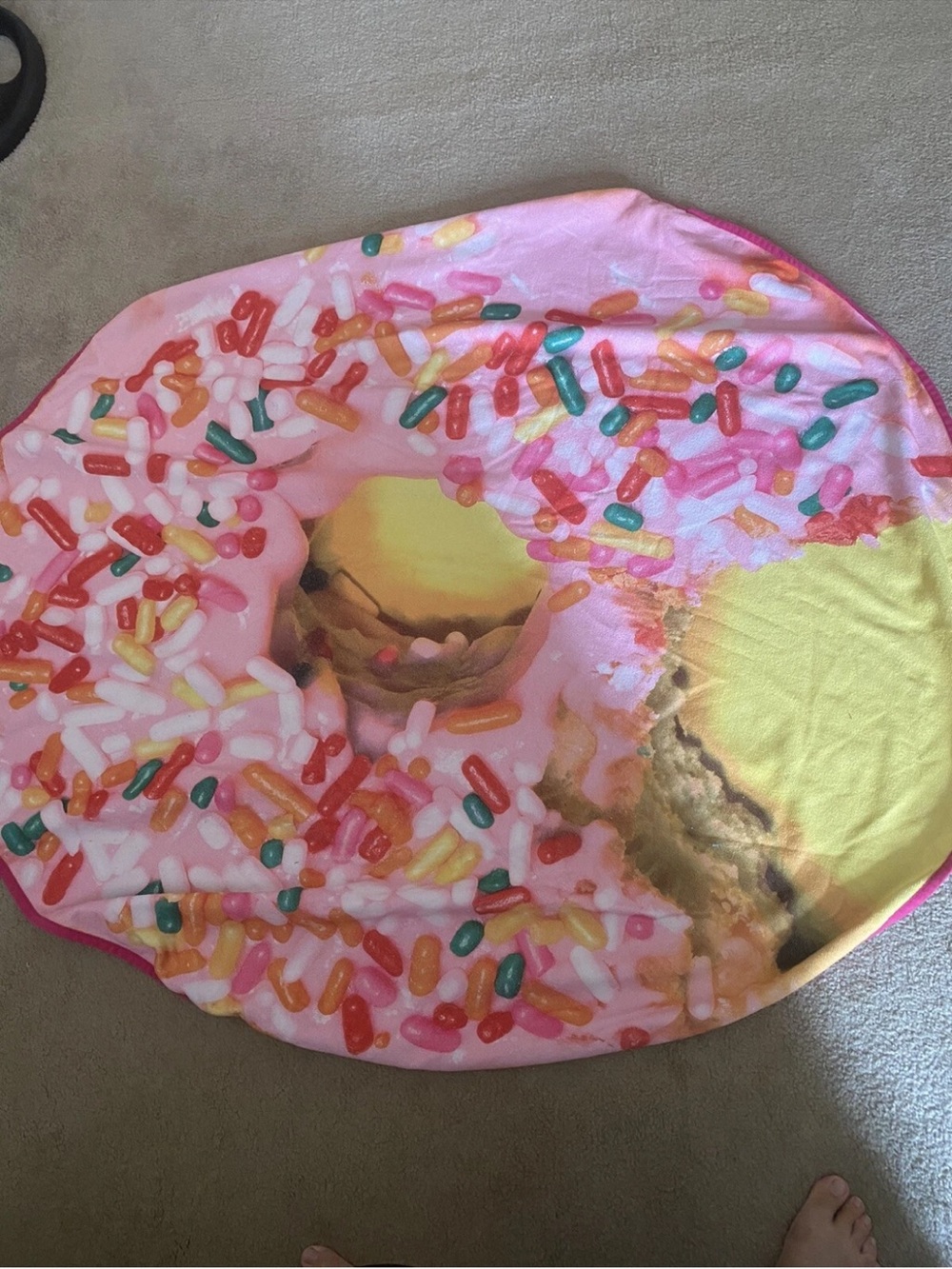 Mainstays Round Beach Towel Donut & Sprinkles 58" Diameter